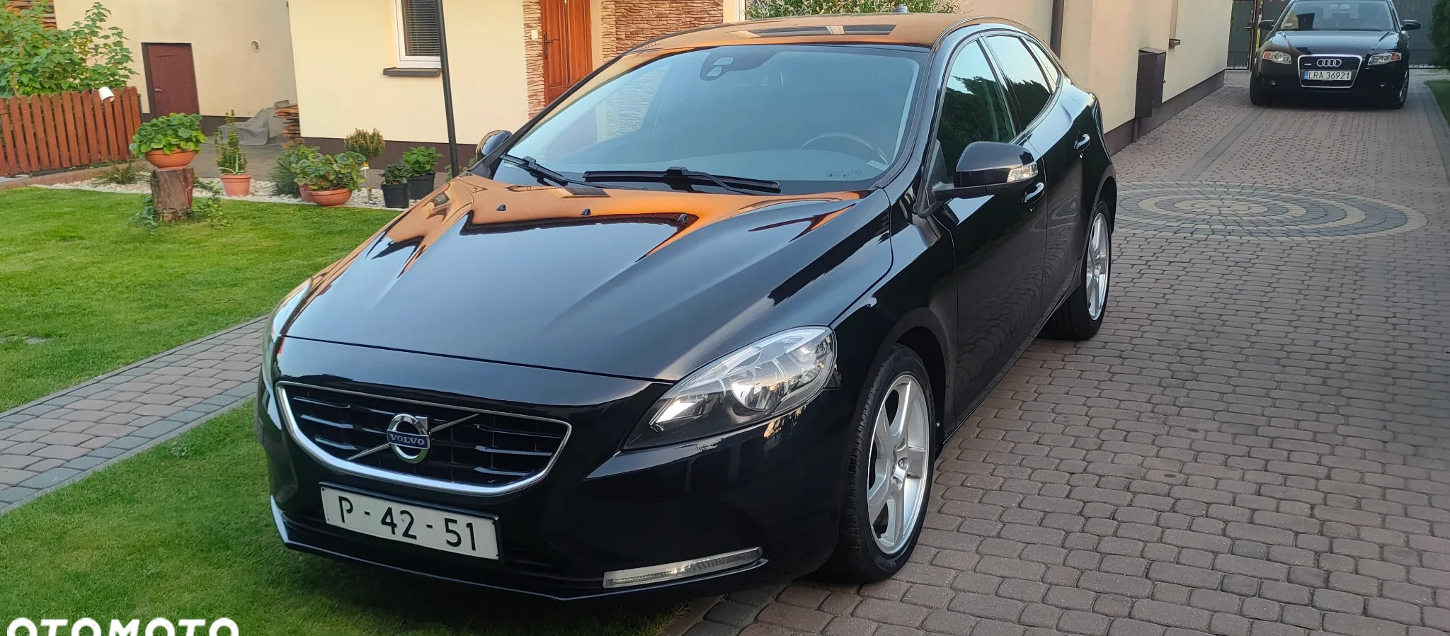 Volvo V40 cena 32900 przebieg: 208000, rok produkcji 2012 z Otmuchów małe 277